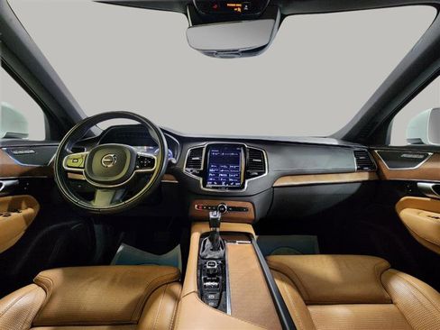 Used 2017 Volvo XC90 T6 Inscription w/ Vision Package image 10