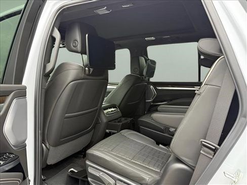 Used 2026 Cadillac Escalade Platinum Sport AWD/4WD image 25