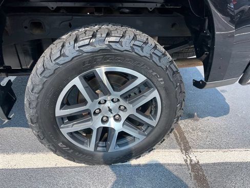 Used 2020 Chevrolet Silverado 1500 Custom Trail Boss w/ Custom Convenience Package AWD/4WD image 43