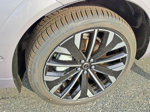 New 2026 Volvo XC60 T8 Ultra w/ Climate Package image 10