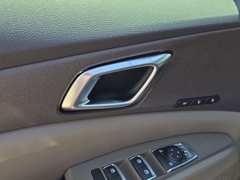New 2026 Kia Carnival EX FWD image 20