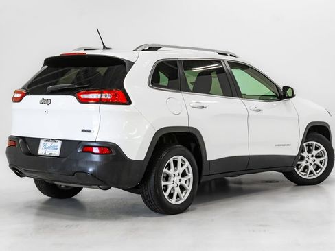 Used 2015 Jeep Cherokee Latitude w/ Comfort/Convenience Group FWD image 31