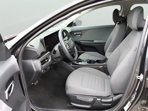 Certified 2025 Kia K4 EX image 9