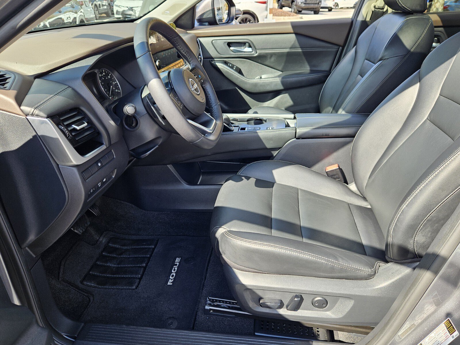 Used 2023 Nissan Rogue SL w/ SL Premium Package FWD image 13