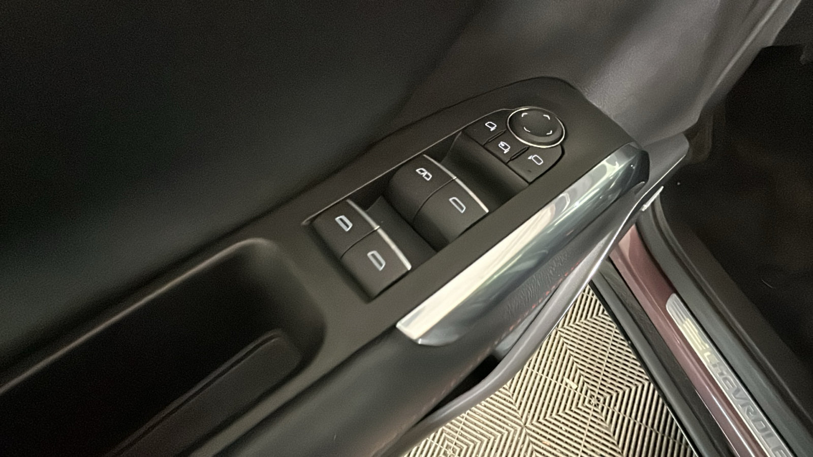Used 2025 Chevrolet Traverse RS w/ LPO, Floor Liner Package AWD/4WD image 13