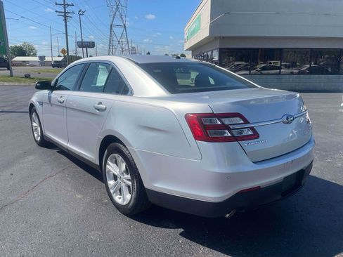 Used 2017 Ford Taurus SEL FWD image 3