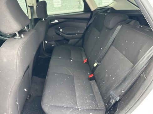 Used 2016 Ford Focus SE w/ SE Sport Package image 24