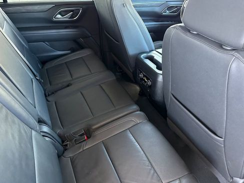 Used 2024 Chevrolet Suburban LT image 24