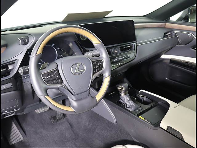 Certified 2025 Lexus ES 300h Ultra Luxury w/ Accessory Package (Z2) FWD image 6