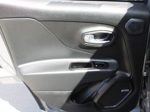 Used 2021 Jeep Renegade Trailhawk w/ Sun & Sound Group AWD/4WD image 15