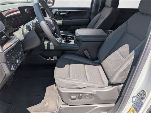 Used 2026 Chevrolet Suburban LS w/ LS Custom Edition AWD/4WD image 14