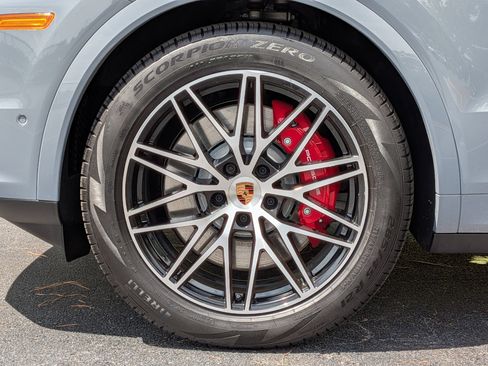 Certified 2026 Porsche Cayenne S AWD/4WD image 38