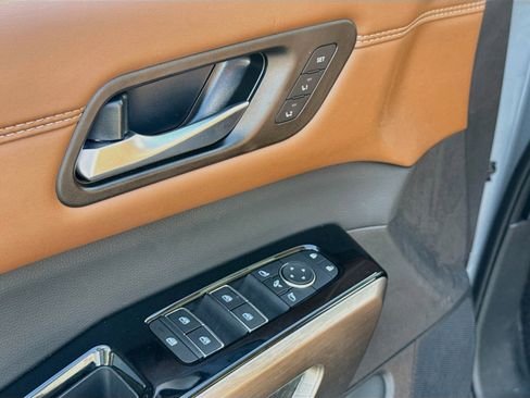 Certified 2025 Nissan Pathfinder Platinum AWD/4WD image 10