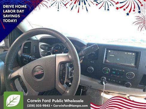 Used 2014 GMC Sierra 2500 SLE w/ SLE Preferred Package AWD/4WD image 15