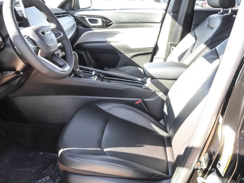 New 2026 Jeep Compass Limited image 5