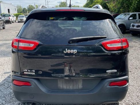 Used 2014 Jeep Cherokee Latitude w/ Cold Weather Group AWD/4WD image 13