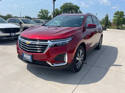 Used 2022 Chevrolet Equinox Premier AWD/4WD image 4