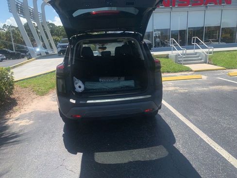 Certified 2021 Nissan Rogue SV w/ Premium Package FWD image 16