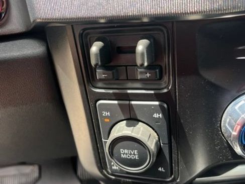 Used 2025 Ford F350 Platinum AWD/4WD image 21