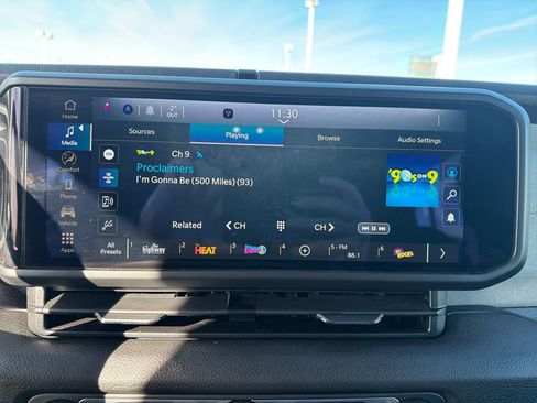 Used 2025 Jeep Gladiator Sport image 18