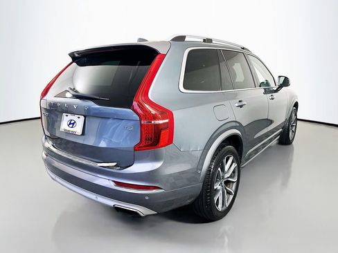 Used 2017 Volvo XC90 T5 Momentum w/ Vision Package FWD image 5