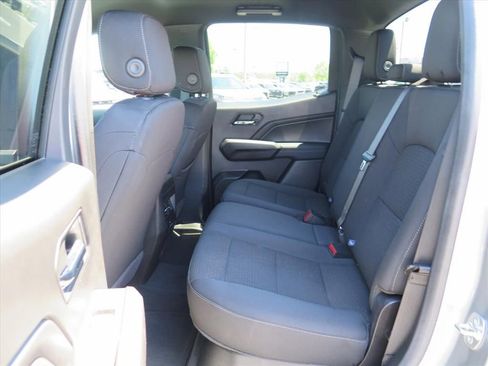 Used 2024 Chevrolet Colorado LT RWD image 16