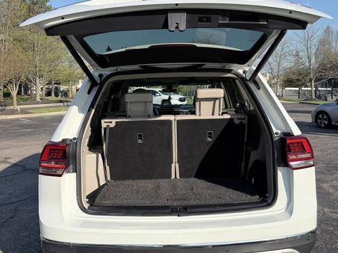 Used 2018 Volkswagen Atlas SEL Premium image 17
