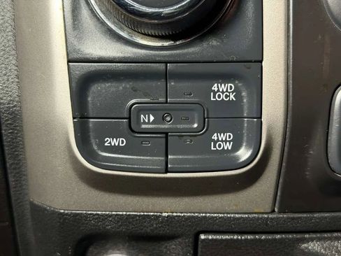 Used 2019 RAM 1500 Classic SLT AWD/4WD image 29