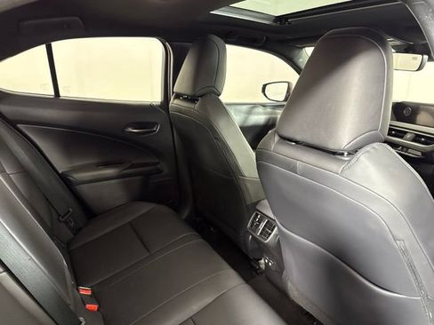 Used 2019 Lexus UX 250h AWD/4WD image 30