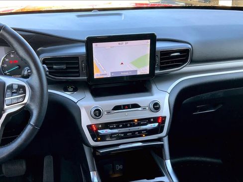 Certified 2021 Ford Explorer XLT w/ Equipment Group 202A image 6