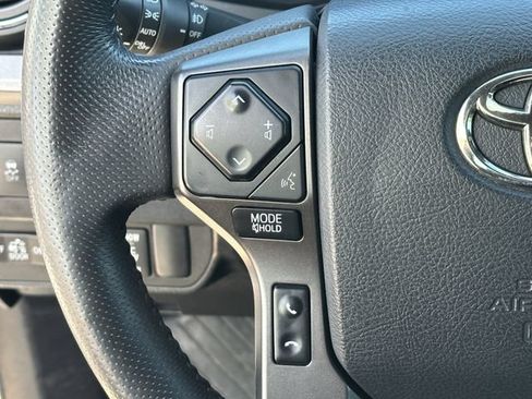 Used 2020 Toyota Tacoma TRD Off-Road w/ TRD Premium Off Road Package AWD/4WD image 15
