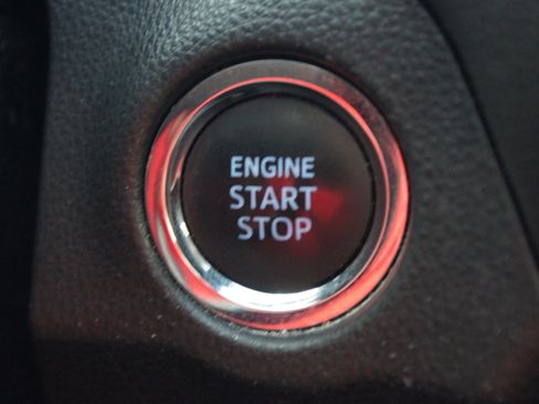 Used 2019 Toyota RAV4 Limited w/ Advanced Technology Package FWD image 10