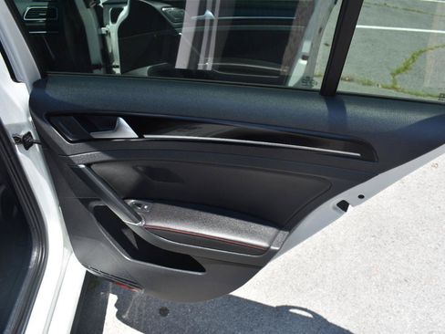 Used 2017 Volkswagen GTI SE FWD image 24