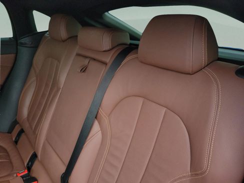 Used 2020 BMW X6 M50i image 8