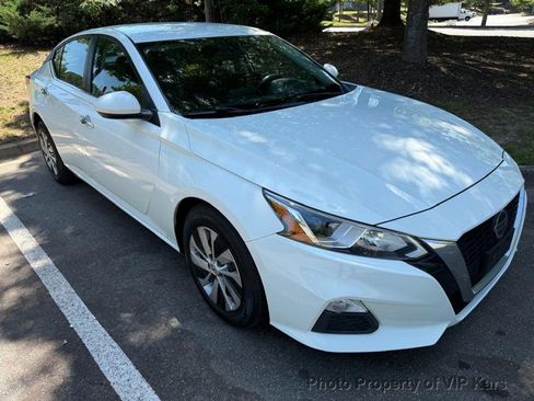 Used 2020 Nissan Altima 2.5 S FWD image 3