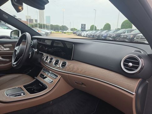 Certified 2022 Mercedes-Benz E 350 4MATIC Sedan image 21