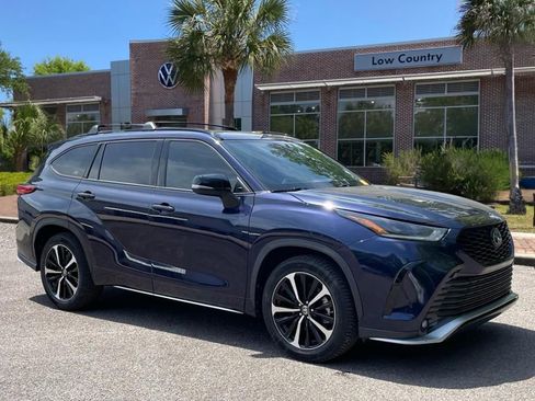 Used 2021 Toyota Highlander XSE FWD image 1