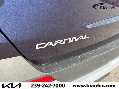 New 2026 Kia Carnival EX FWD image 10