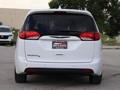Used 2018 Chrysler Pacifica Touring Plus w/ S Appearance Package FWD image 10
