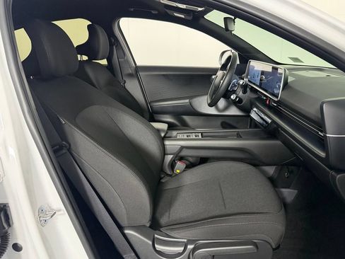 Used 2025 Hyundai Ioniq 6 SE RWD image 28