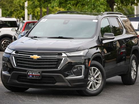 Used 2023 Chevrolet Traverse LT FWD image 18