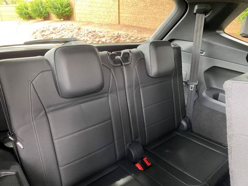 Used 2018 Volkswagen Tiguan SEL w/ R-Line Package image 48