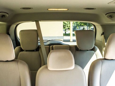Used 2020 Kia Sedona LX FWD image 14