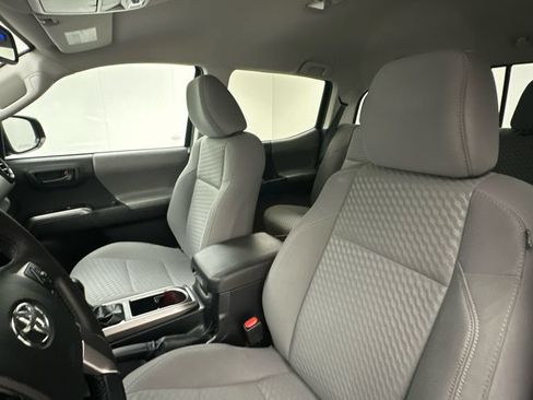 Certified 2023 Toyota Tacoma SR5 AWD/4WD image 9