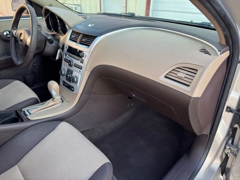 Used 2010 Chevrolet Malibu LS image 12
