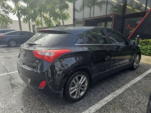 Used 2016 Hyundai Elantra GT FWD image 2