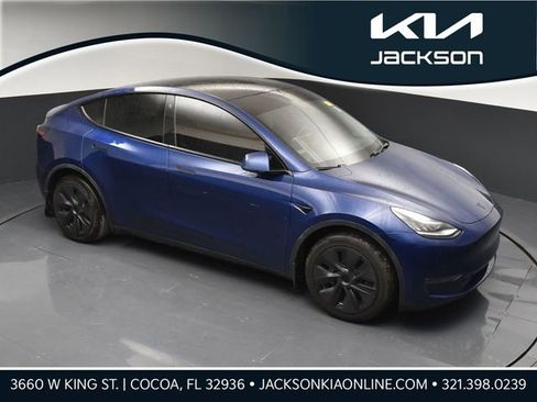 Used 2021 Tesla Model Y Long Range image 1