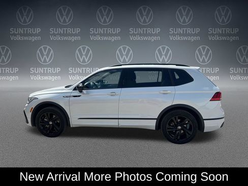 Used 2024 Volkswagen Tiguan SE R-Line w/ MDO Package, Two-Row AWD/4WD image 3