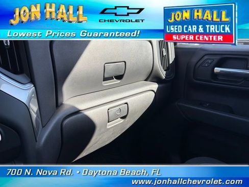 Used 2024 Chevrolet Silverado 1500 Custom Trail Boss w/ Dark Appearance Package image 31