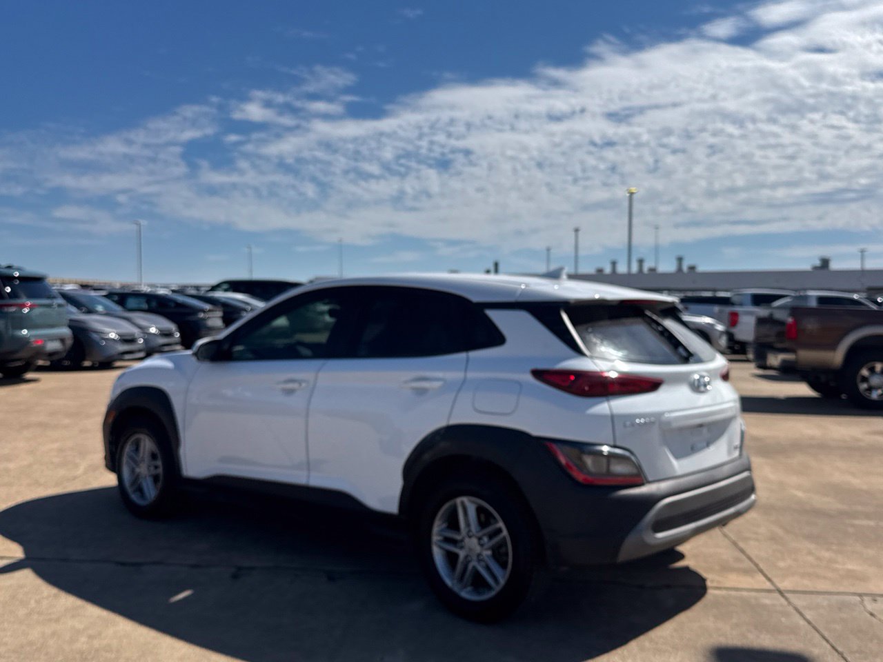 Used 2023 Hyundai Kona SE AWD/4WD image 16